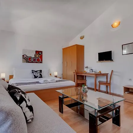 Residence Apartments 马卡尔斯卡